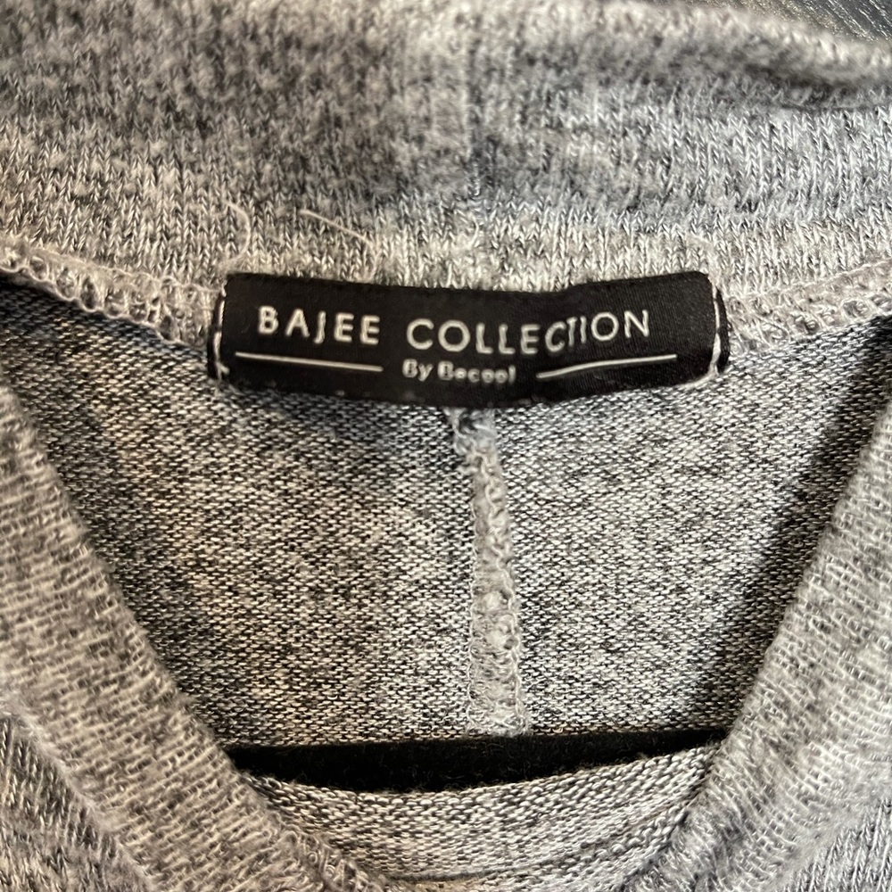 Bajee sweater